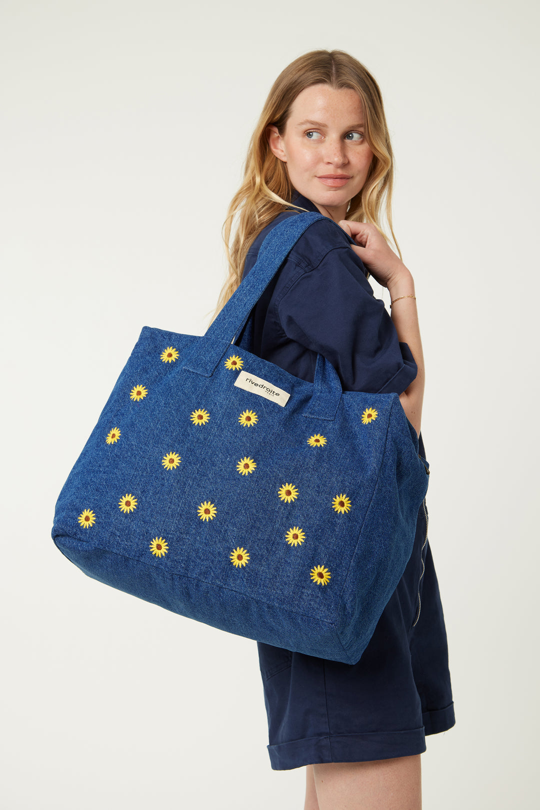 RIVE DROITE

スポンジダンボールZIPパーカーカットソー Celestins-Denim-
